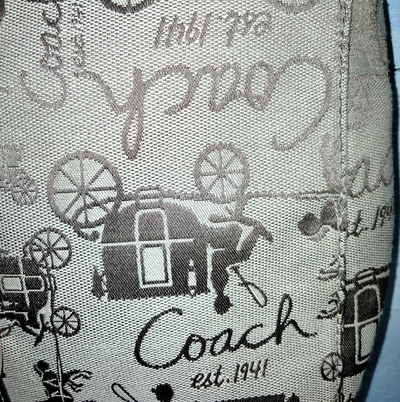 **SOLD** Authentic Coach Brown and Tan Carriage Print Shoulder Bag - Picture 4 of 6
